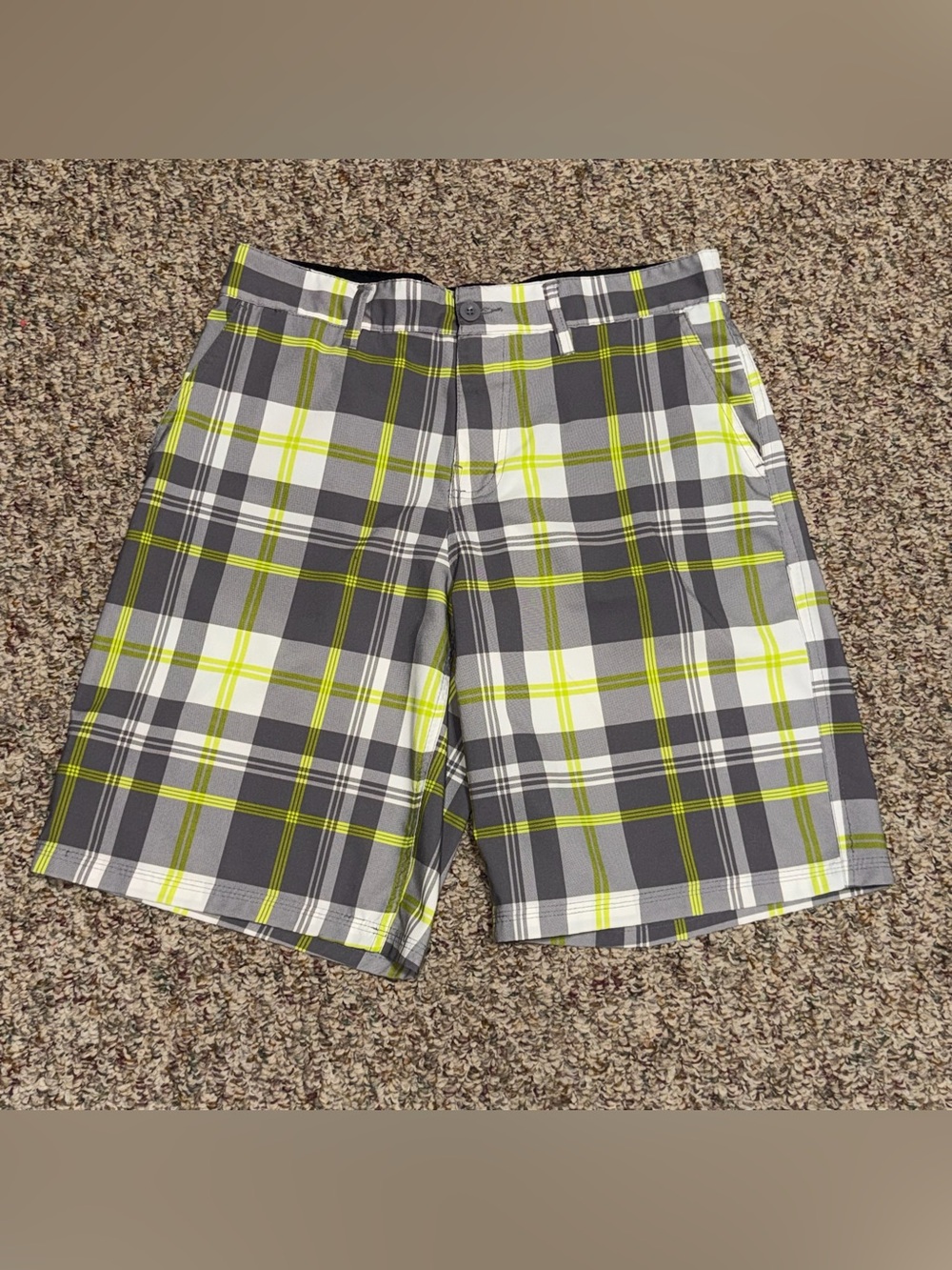 OP Men's size 32 shorts Gray, White Plaid Flat-Front Shorts